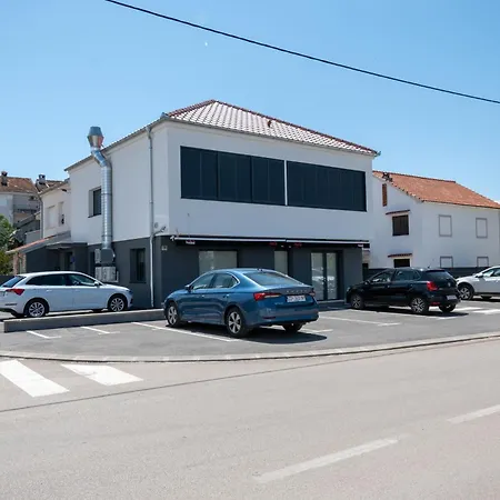 Apartment With A Parking Space - 23055 Zadar