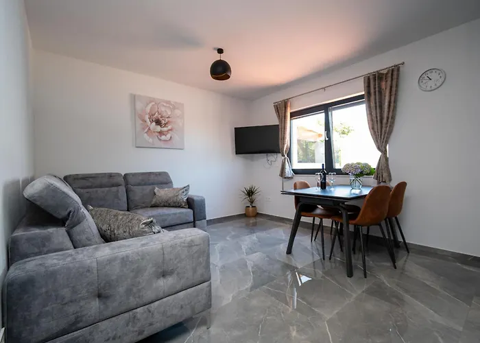 With Parking Space - 23055 Lägenhet