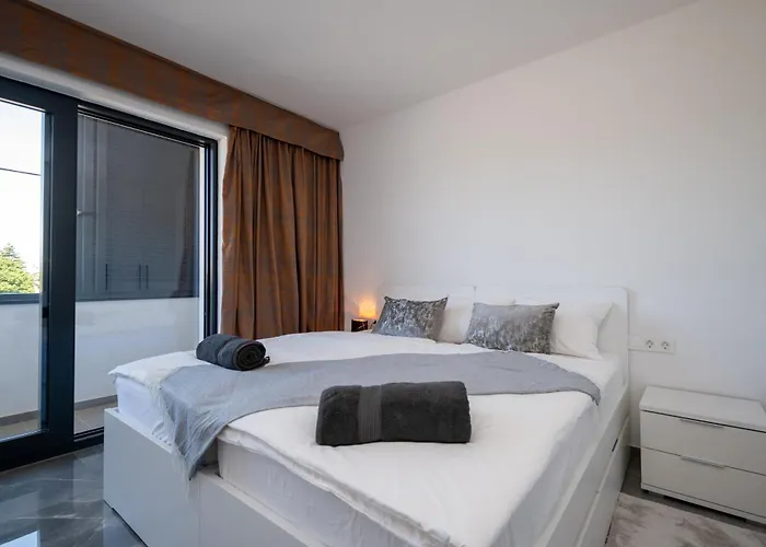 Lägenhet With Parking Space - 23055 *